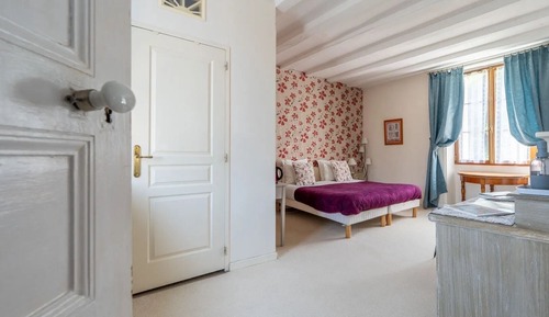 Double Room (Les Fleurs)