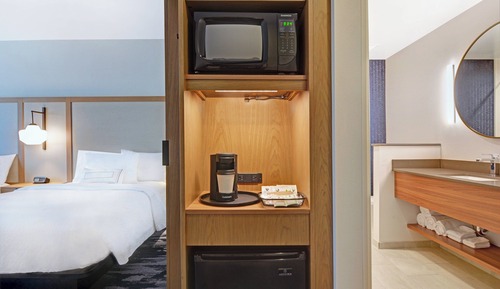 Room, 2 Queen Beds, Accessible Bathtub