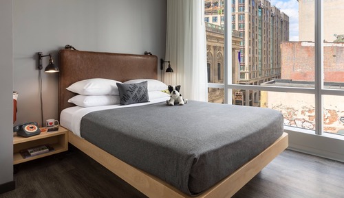 Room, 1 Queen Bed (Hearing Accessible)