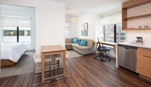 Suite, 1 Bedroom (Mobility/Hearing Access, Transf Shwr)