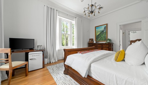 The Elizabeth Taylor Suite