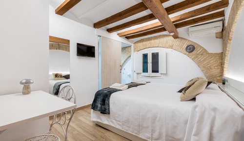 Twin Room, Courtyard View (3)