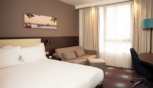Standard Room, 1 Queen Bed with Sofa bed, Air conditioning (+ Sofa)
