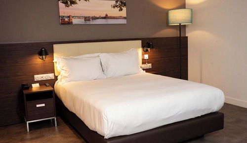 Room, 1 Queen Bed (Accessible)