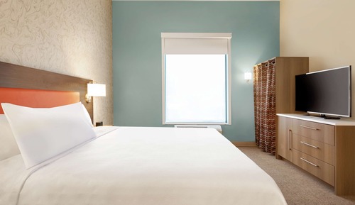 Suite, 1 King Bed, Accessible (Mobility & Hearing, Roll-in Shower)
