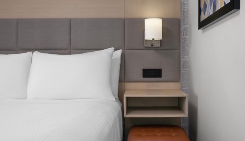 Standard Room, 1 Queen Bed, Non Smoking, Refrigerator