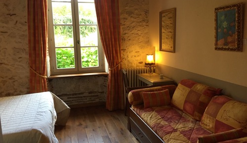 Classic Triple Room, Ensuite, Garden View (Chambre Musique)