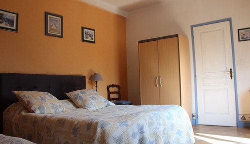 Comfort Room, Multiple Beds, City View