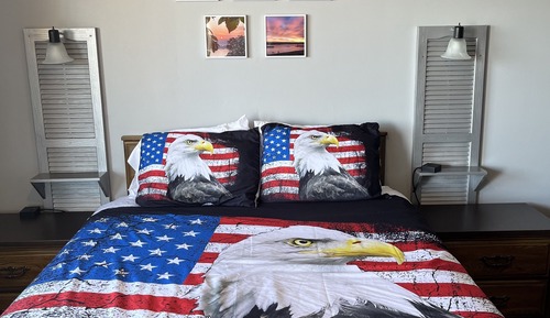 Queen Bed, River View, Ground Level