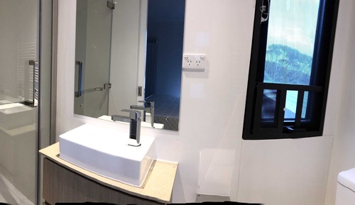 KingBed + Ensuite- splitable into 2 beds