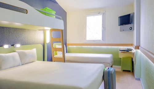 Triple Room, Multiple Beds