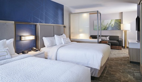 Suite, Multiple Beds, Roll-in Shower