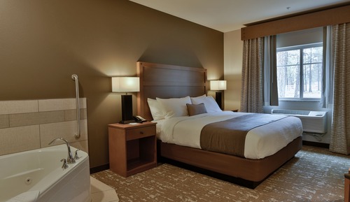 Suite, 1 King Bed, Jetted Tub (Single King Whirlpool)