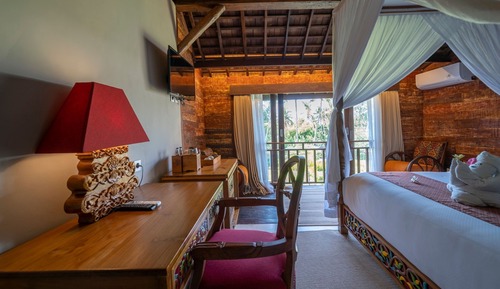 Ethnical Three Bedroom with Pool