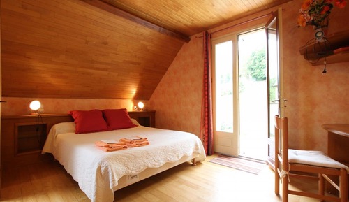 Double Room, Mountain View (Ocre)