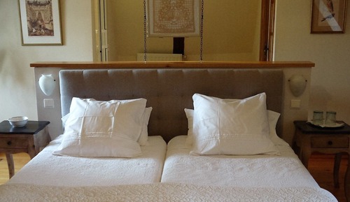 Double Room (Poeyaspe)