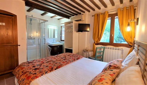 Geraniums Double Room