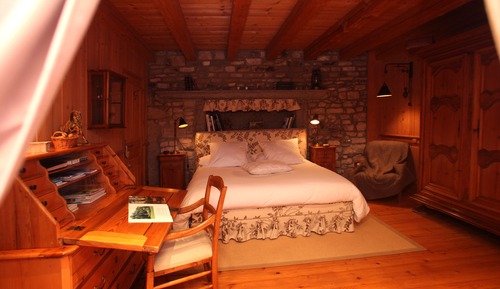 Double Room ( La chambre de l’Horloger)