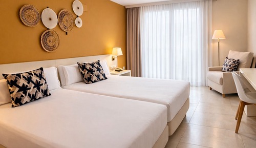 Deluxe Triple Room (Single Use)