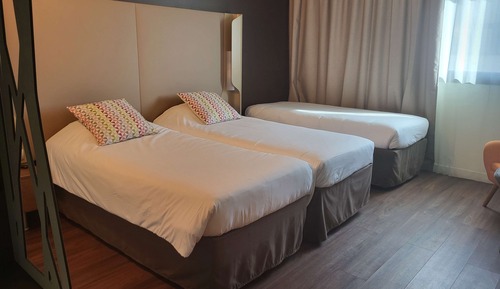 Standard Room, 3 Twin Beds