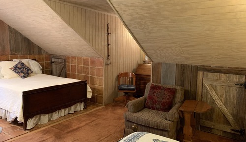 Honeymoon Single Room, 1 King Bed, Non Smoking, Hill View (Hillside Hideaway)