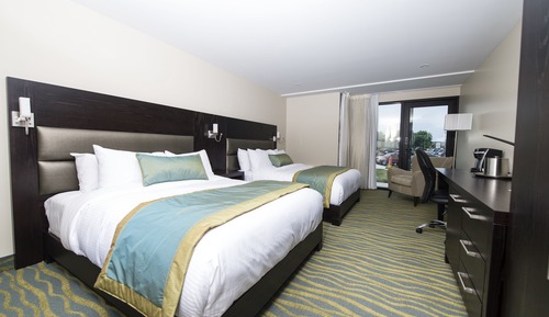 Terra room with 2 queen beds, parking view