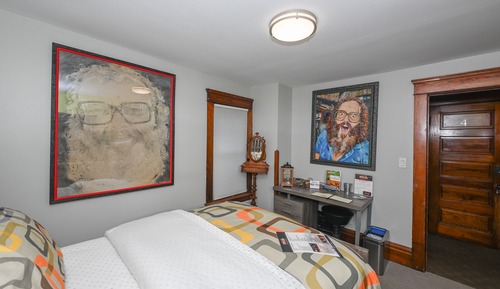 3.Big Louie Room - Bedroom 3: Queen Bed, Non-Smoking - No Pets
