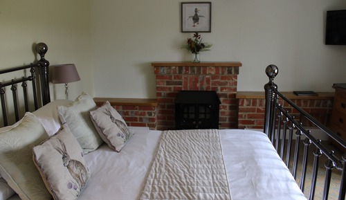 Deluxe Double Room, Ensuite, Courtyard View