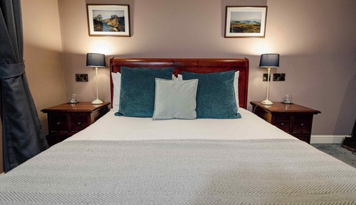 Double Room (The Shirley Suite)