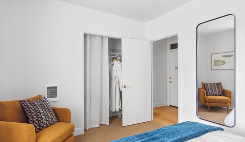 Romantic Apartment, 1 Queen Bed, City View, Annex Building