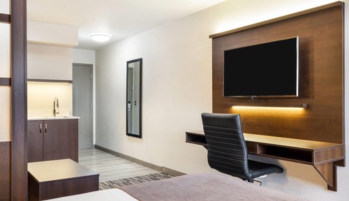 Business Room, 1 Queen Bed, Non Smoking