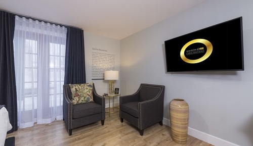 Deluxe Suite, 1 King Bed, Non Smoking