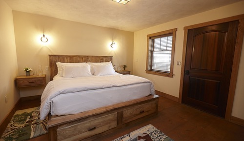 Standard Room, 1 King Bed