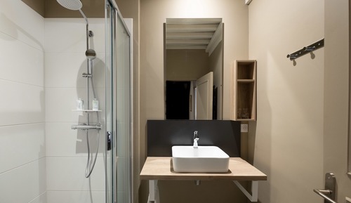 Studio Suite, 2 Bedrooms, Pool Access, Park View (Violette)