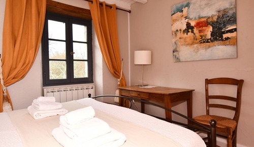 Deluxe House, 3 Bedrooms, Pool Access, Courtyard View