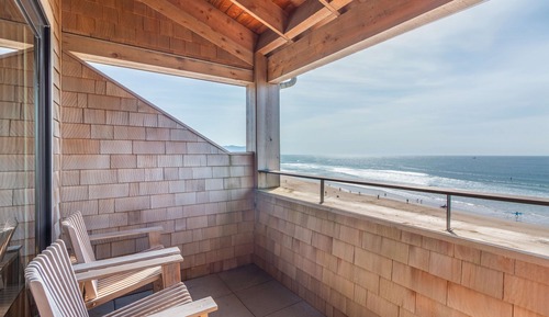 Room, 1 King Bed, Corner (9 | Top Floor, Sunlight)