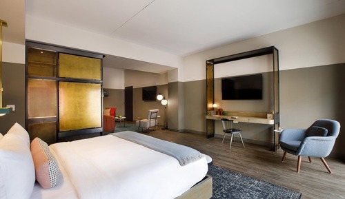 Deluxe Room, 1 King Bed with Sofa bed