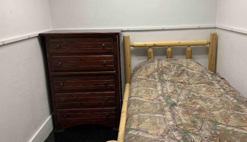 Jimbo's Bunkhouse Room, 1 Twin Bed with Shared Bathroom