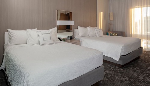 Room, 2 Queen Beds (Mobility Accessible, Tub)