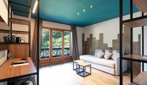Junior Suite (2 Adults + 2 Children)