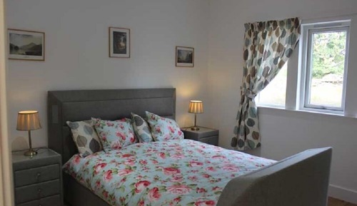 Deluxe Double Room (TV Bed)