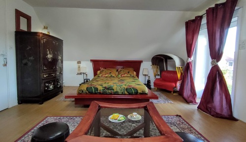 Superior Double Room, Ensuite, Garden View (Chambre zen)