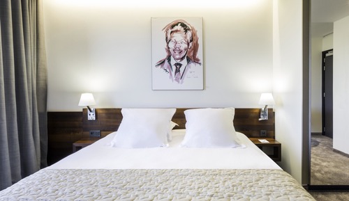 Deluxe Room, 1 Queen Bed, Non Smoking, Balcony (Converts to 2 Twin Beds)