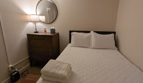 Basic Room, 1 Double Bed, Shared Bathroom