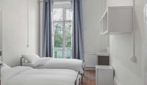 1 Bed in Female twin shared room