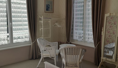 Comfort Triple Room (Rose)