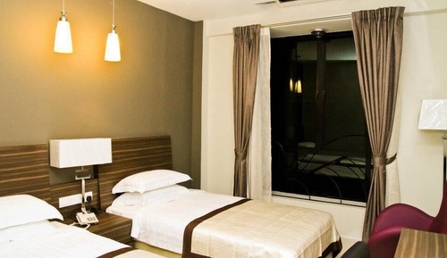 Deluxe Twin Room