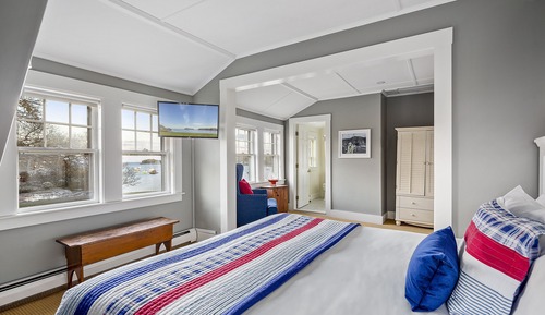 Outer Harbor View Suite (1, 3, 5, 7)