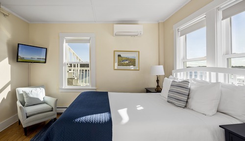 Inner Harbor View Standard Room (2, 6)