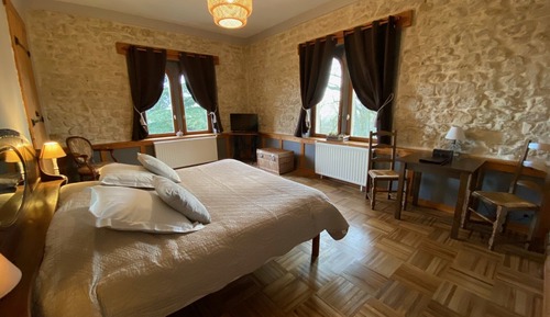 Classic Double Room (Printanière)